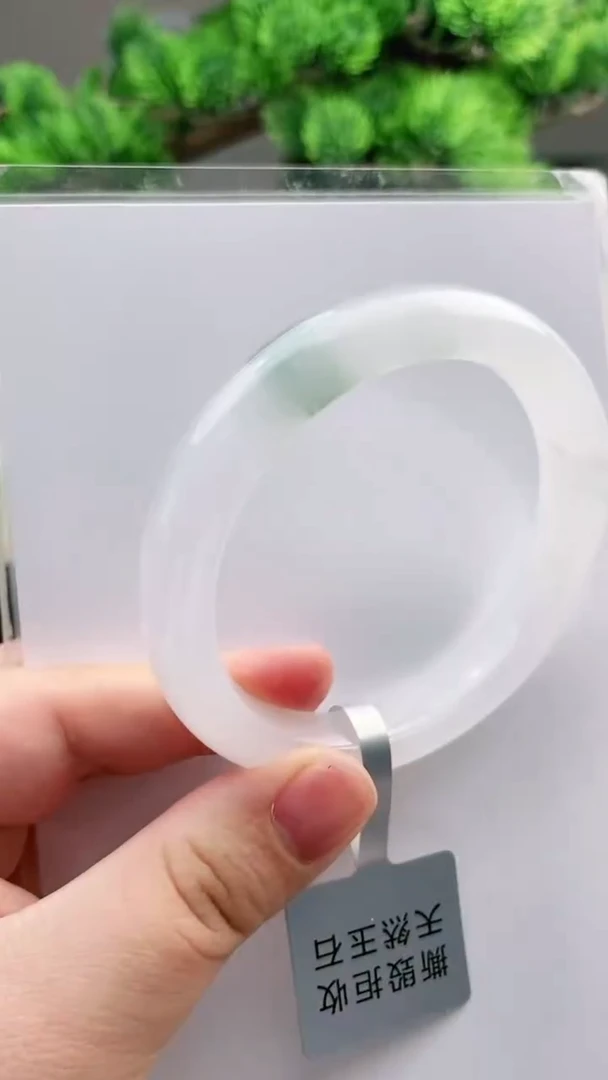 【闪购商品】石英质玉手镯未镶嵌57