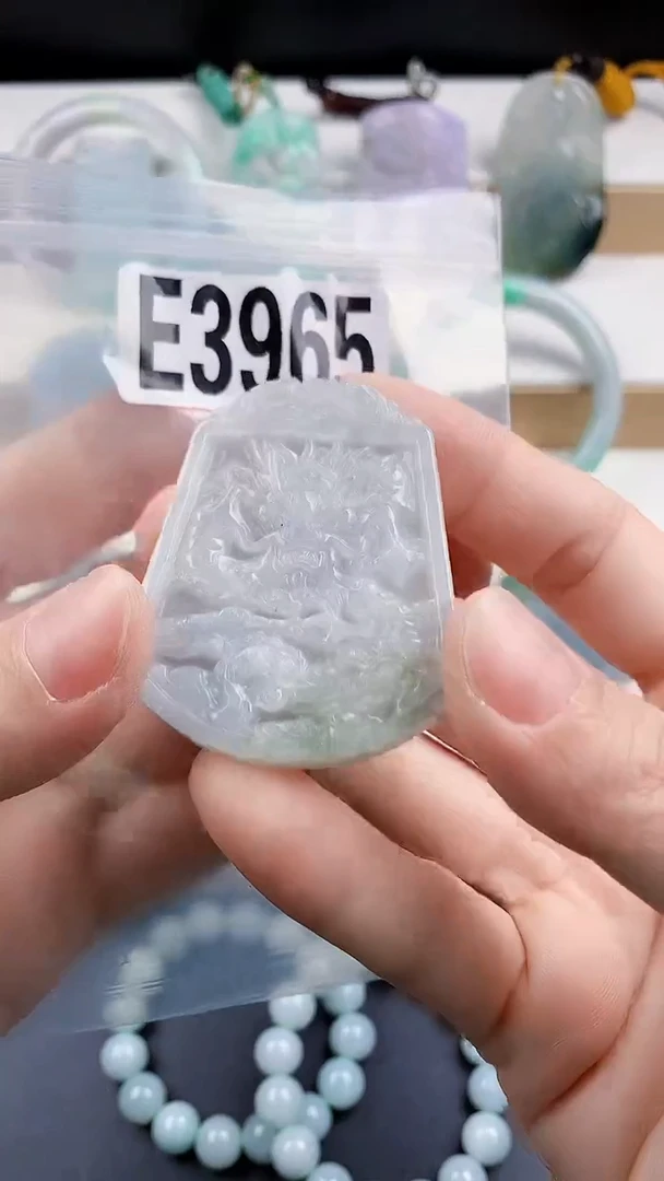 颈饰未镶嵌翡翠天然翡翠吊坠挂件