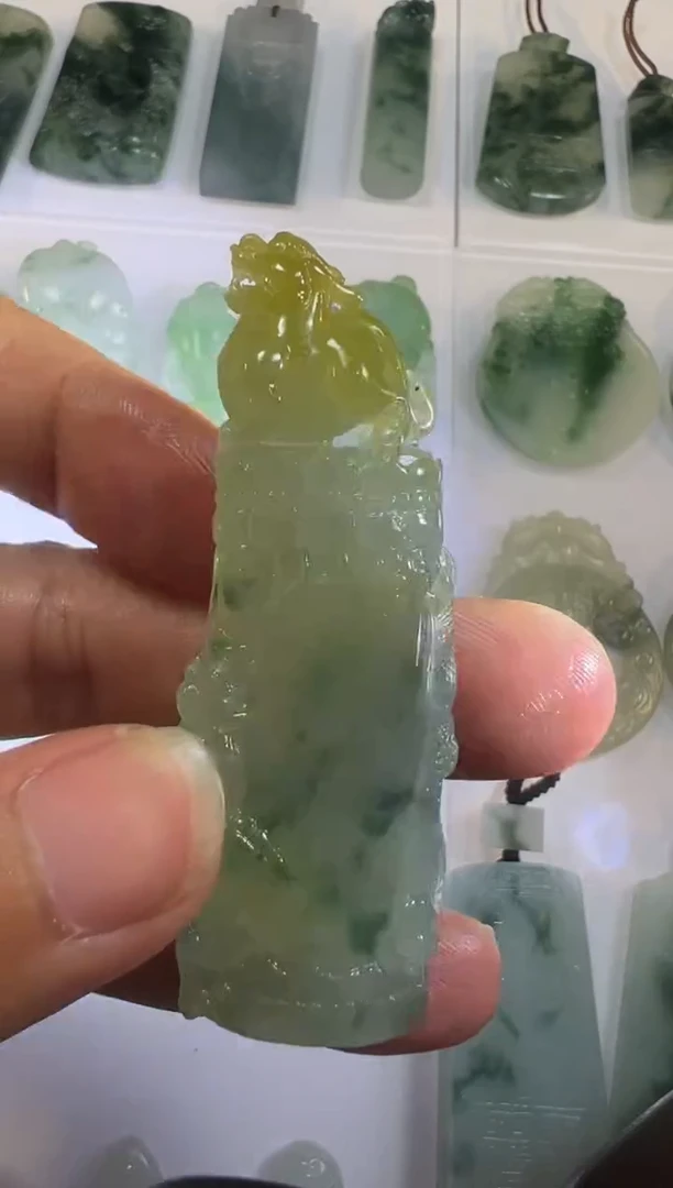 未镶嵌定制翡翠挂件