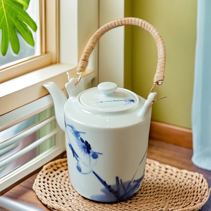 G03【人间瓷画】 青花提梁壶