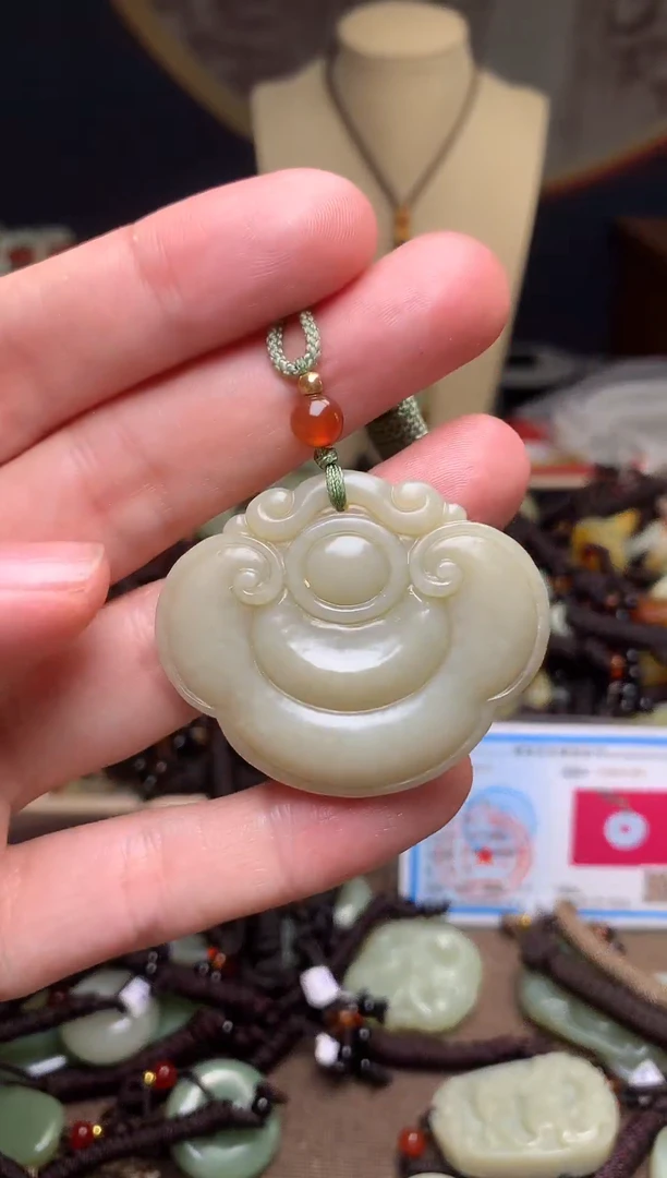 颈饰未镶嵌和田玉新疆料青海料清水和田玉吊坠