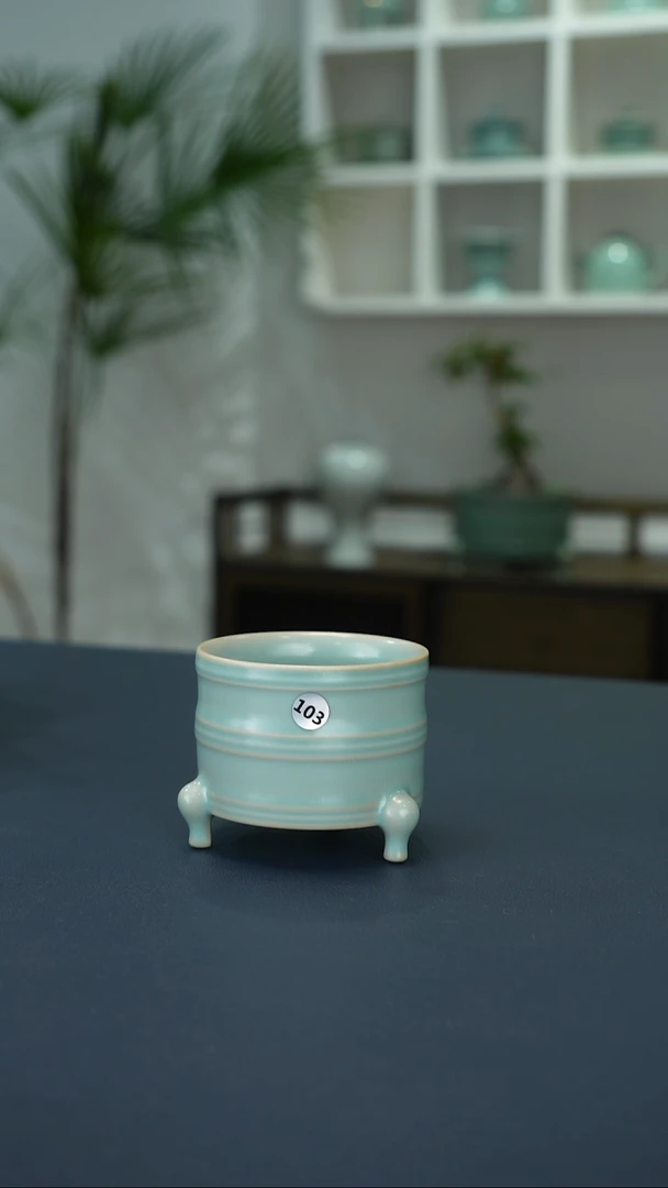 瓷片103号三足杯微瑕福利      洁