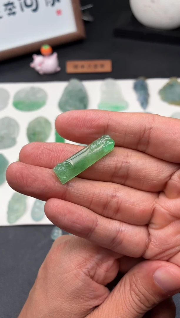 未镶嵌定制翡翠翡翠