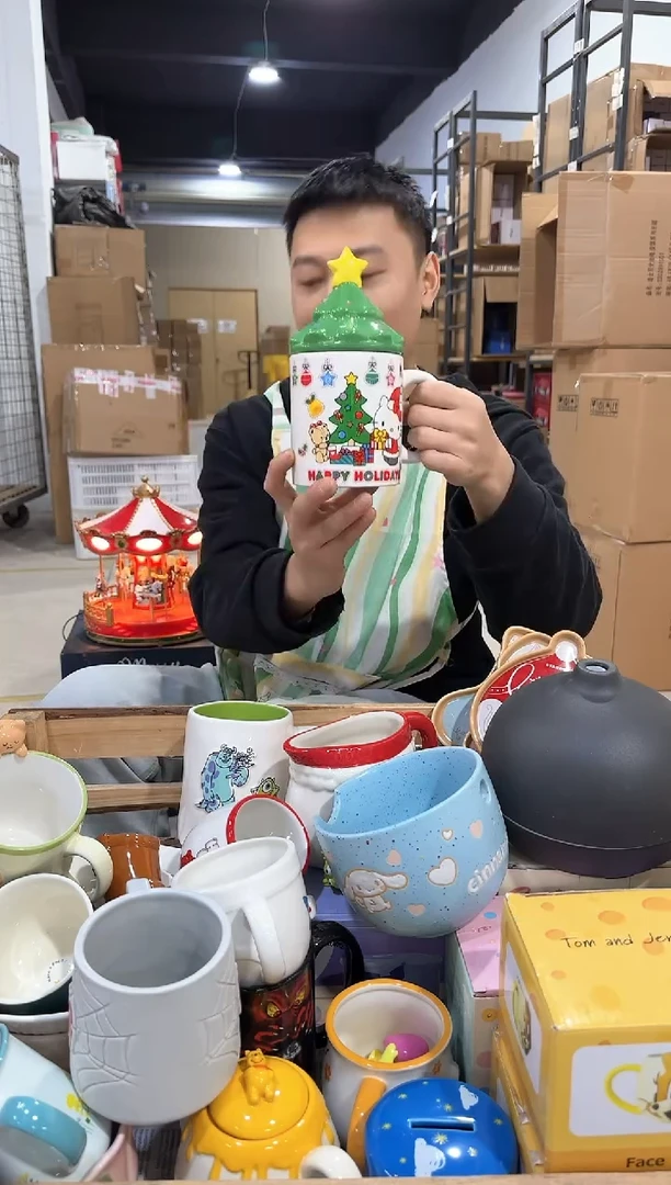 瓷片圣诞树kt猫带盖杯