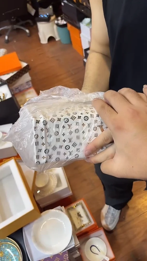 杯鸿辉家品牌瓷器，京东包邮！