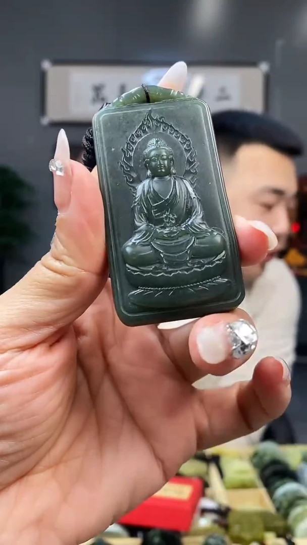 颈饰未镶嵌和田玉