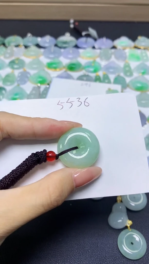 翡翠未镶嵌颈饰天然自然緬甸A貨翡翠