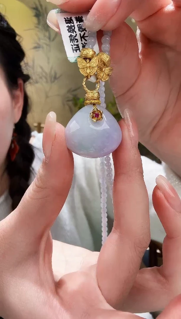 颈饰未镶嵌翡翠吊坠