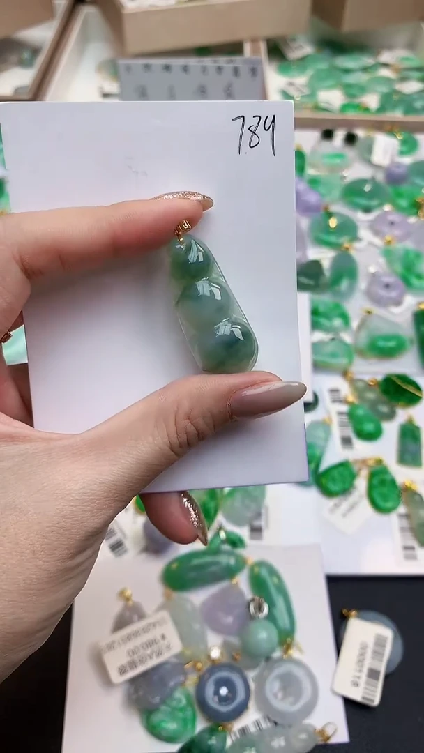 颈饰18K金镶嵌翡翠天然缅甸A货翡翠