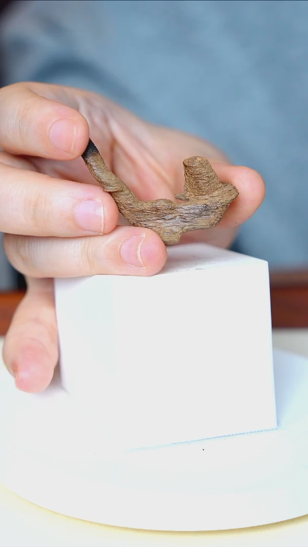 沉香沉香碎屑森***n富森红土1.8克