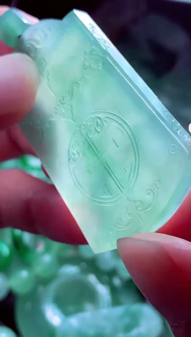 未镶嵌定制翡翠黎**?翡翠毛货定制