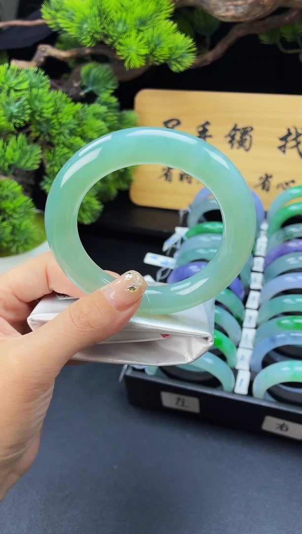 未镶嵌手镯翡翠A52,全款18.8W，定金2W