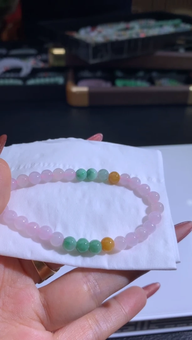 未镶嵌定制翡翠哆**琪翡翠  多样行性一件