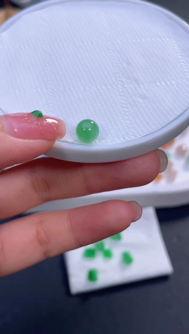未镶嵌定制翡翠花**?啊A136