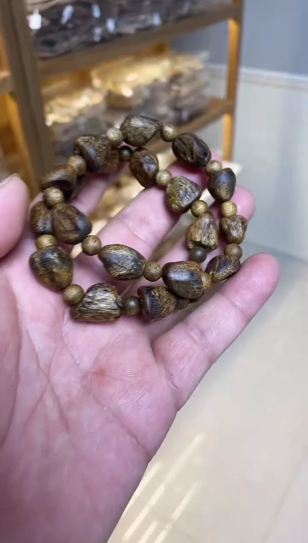 【闪购商品】沉香手串红金猊随型单圈留疤多样性发其一