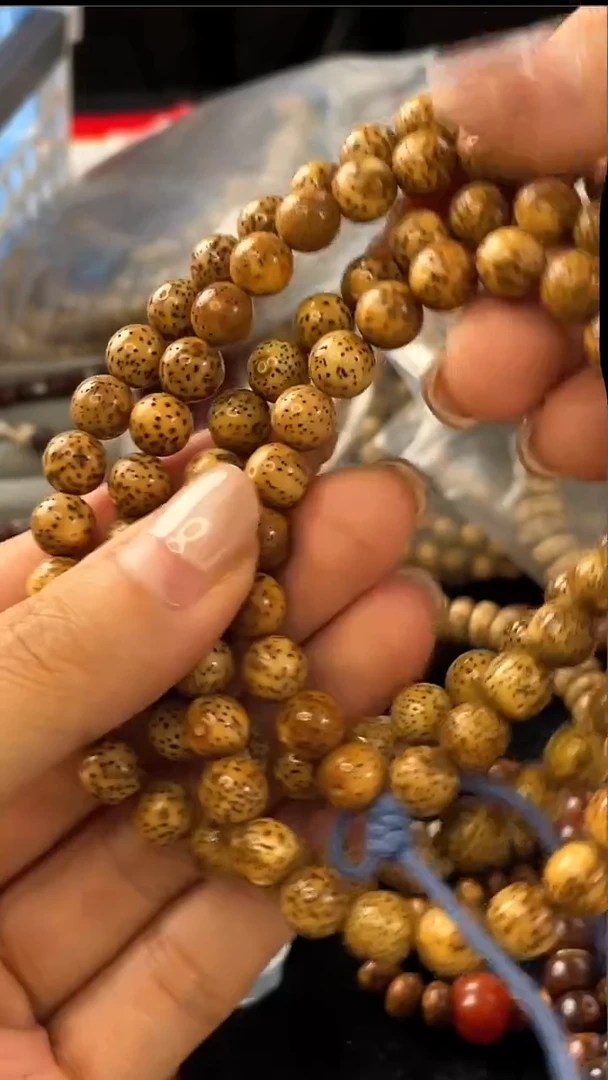 吊坠星月菩提精工级浅绿皮圆珠8长串