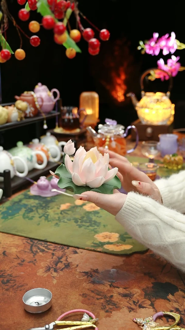 【闪购商品】陶瓷荷花摆件香插