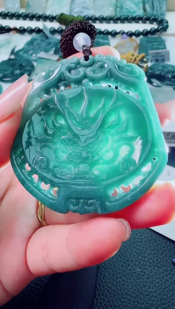 翡翠未镶嵌颈饰11111111111