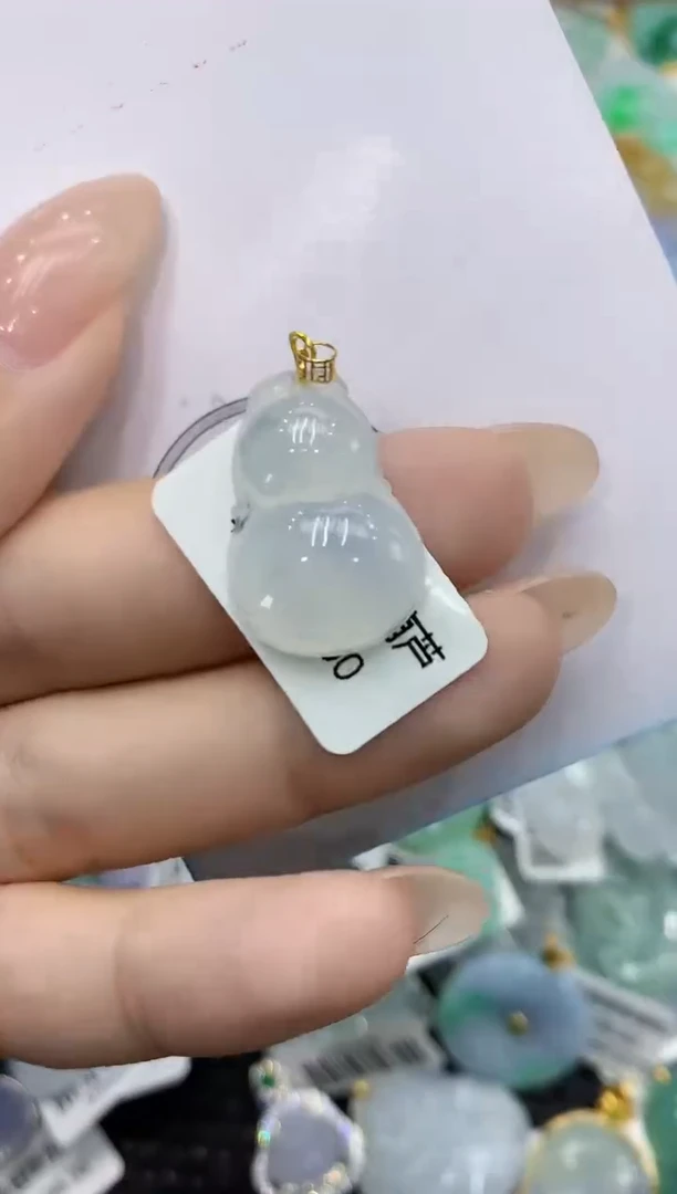 颈饰18K金镶嵌翡翠111111111111