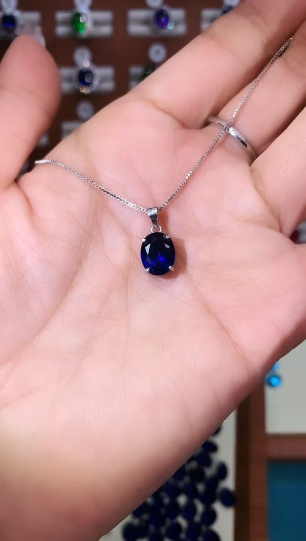 吊坠(赠链)蓝宝石银S925镶嵌810银色