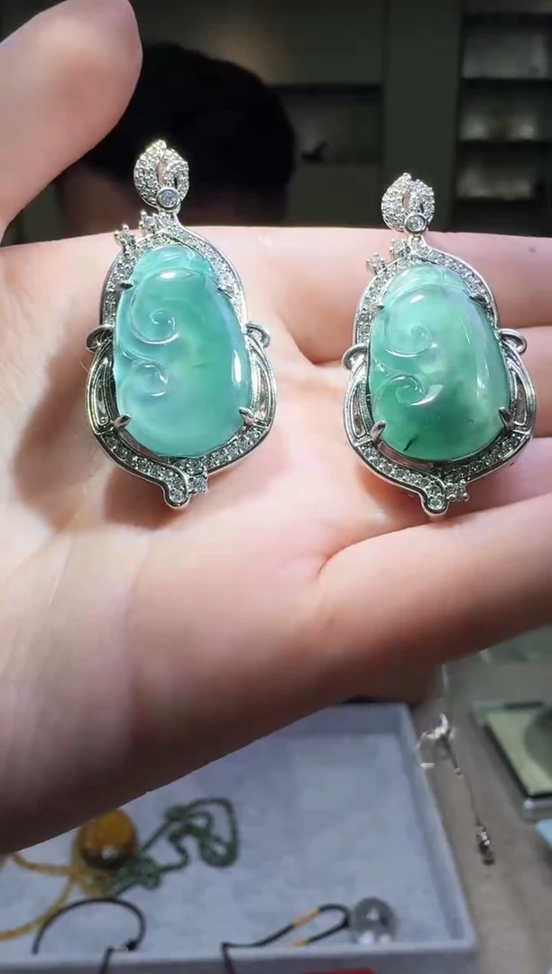 翡翠未镶嵌颈饰多样性发一件 796