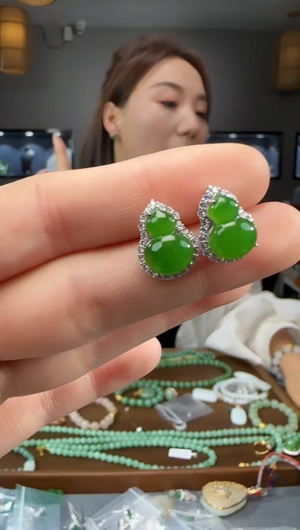 和田玉银S925镶嵌耳饰1