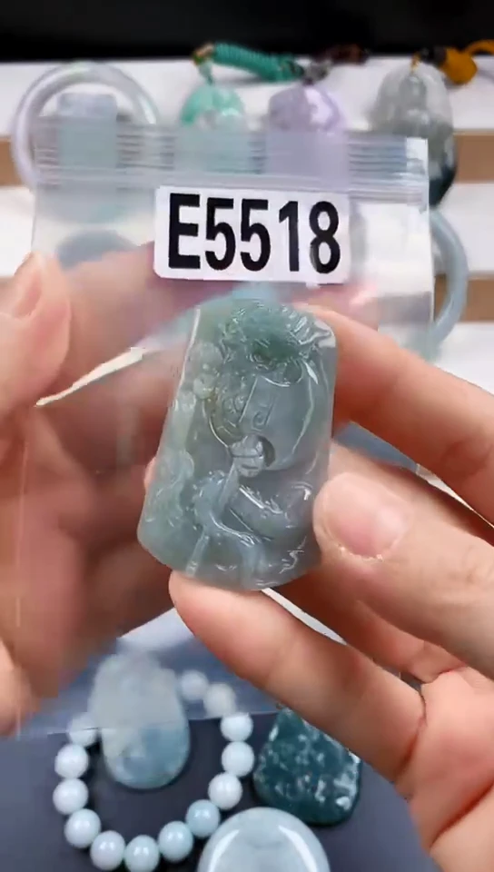 颈饰未镶嵌翡翠天然翡翠吊坠挂件