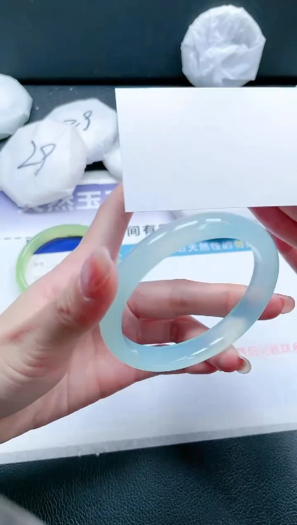 【闪购商品】石英质玉手镯未镶嵌17J82-58