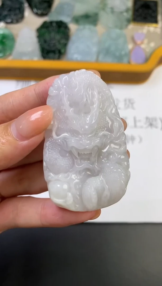 未镶嵌挂件翡翠302634    多人