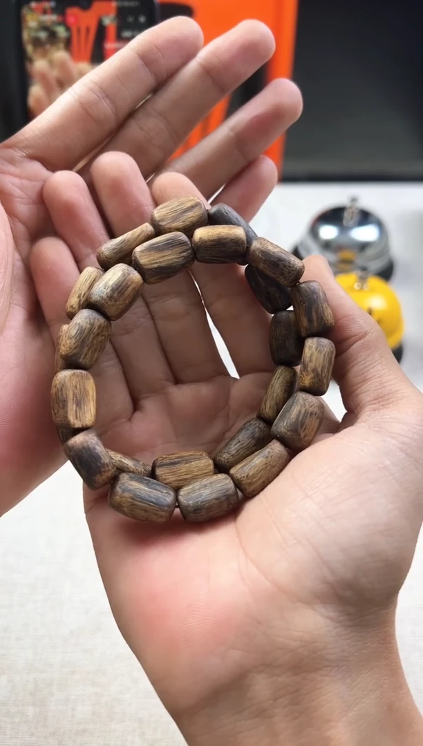 沉香手串紫奇楠随型多样性发一
