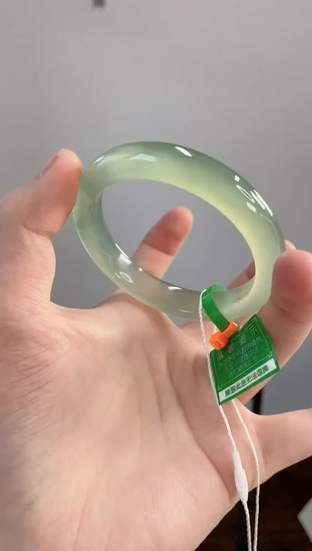 【闪购商品】玛瑙/玉髓手镯未镶嵌54圈