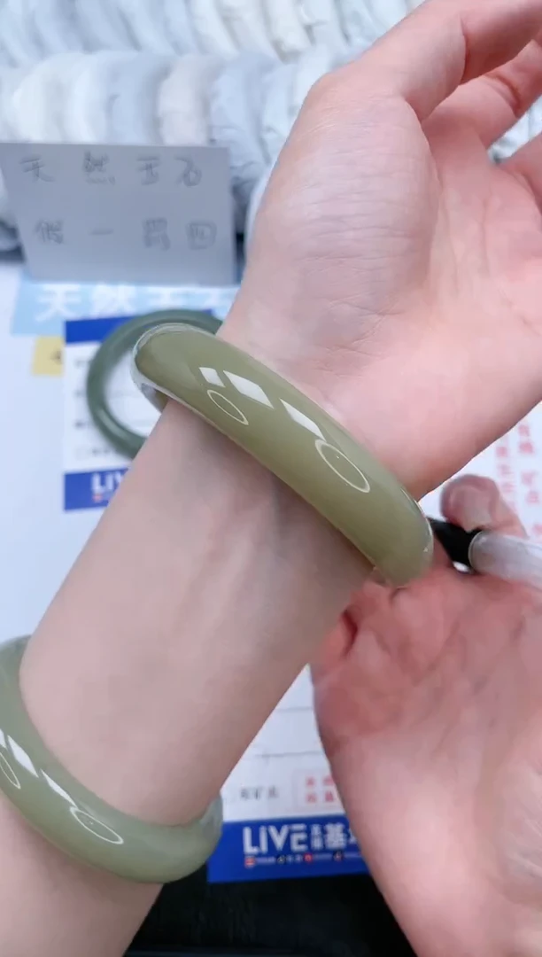 【闪购商品】石英质玉手镯未镶嵌福利微瑕介意勿拍T231-61.2