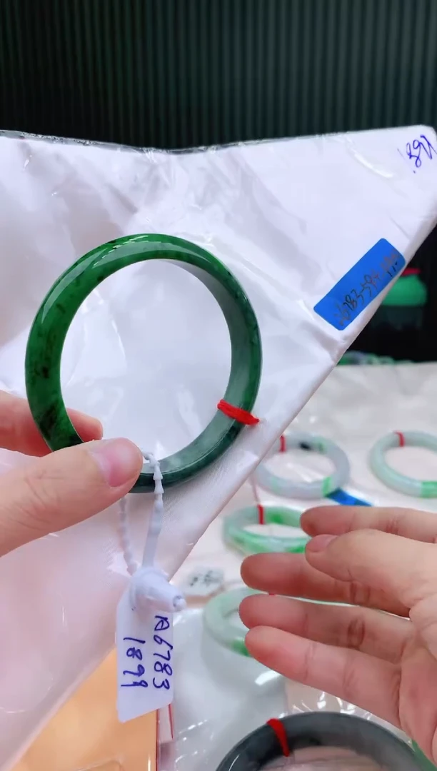 未镶嵌手镯翡翠59+