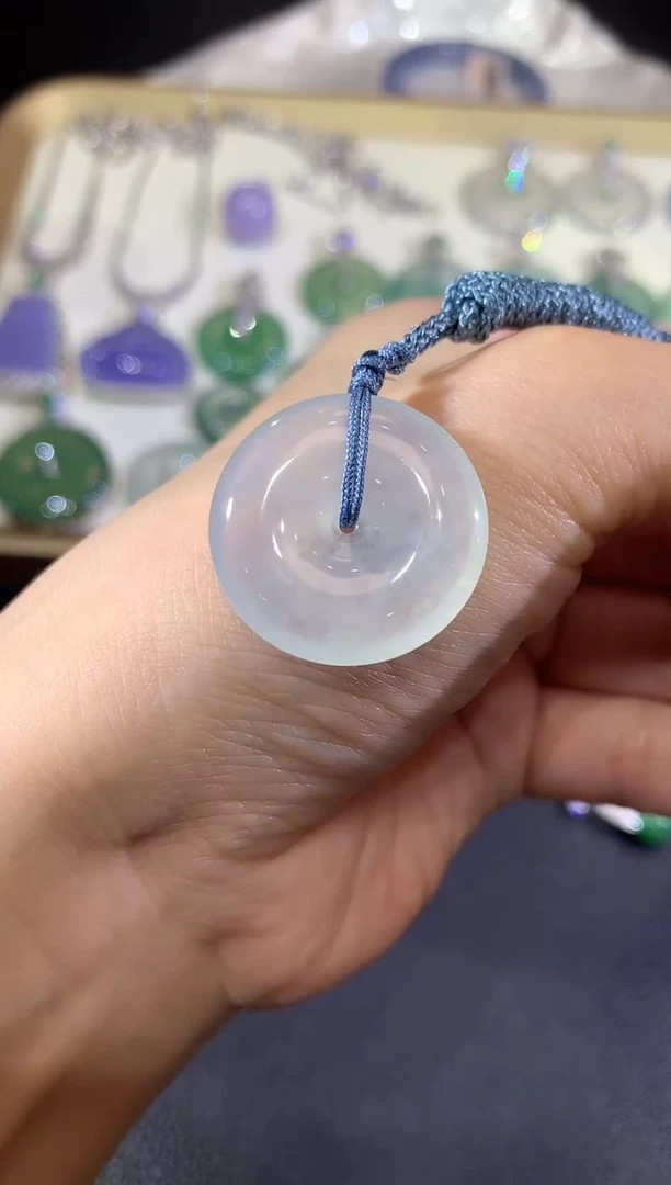 翡翠未镶嵌吊坠(不含链)129--无鉴赏多样性发货一件