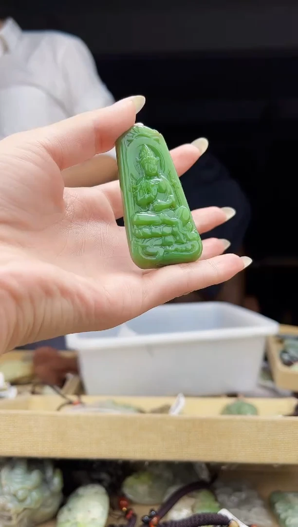 颈饰未镶嵌和田玉1