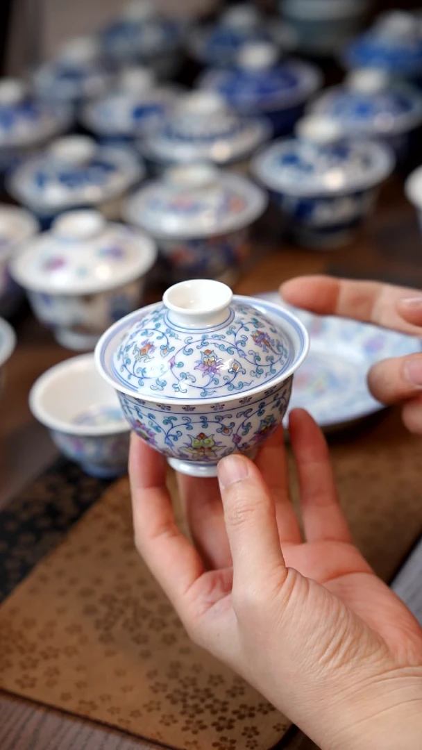 斗彩缠枝盖碗1111111