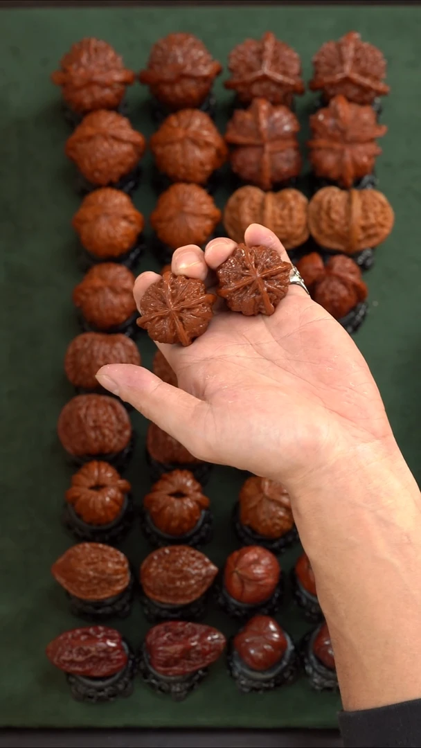 把件文玩核桃禄***祥40雨花石四棱文玩核桃