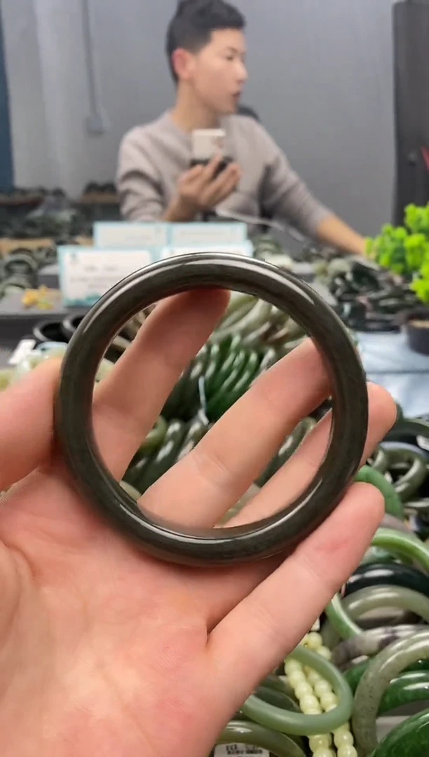 未镶嵌手镯和田玉60