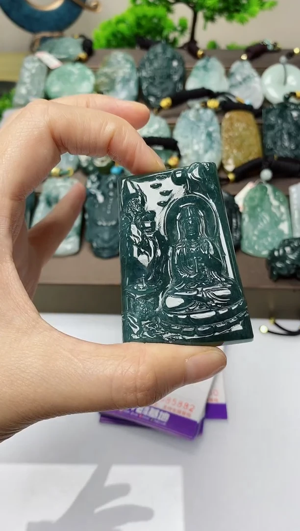 翡翠未镶嵌颈饰