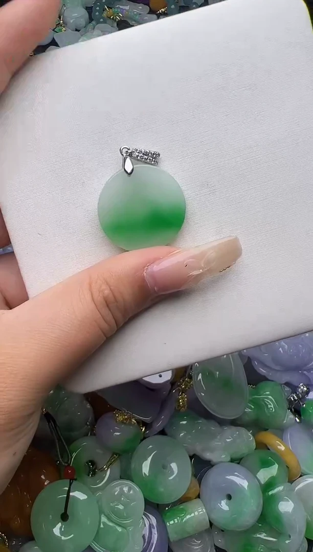 翡翠未镶嵌颈饰天然缅甸翡翠吊坠
