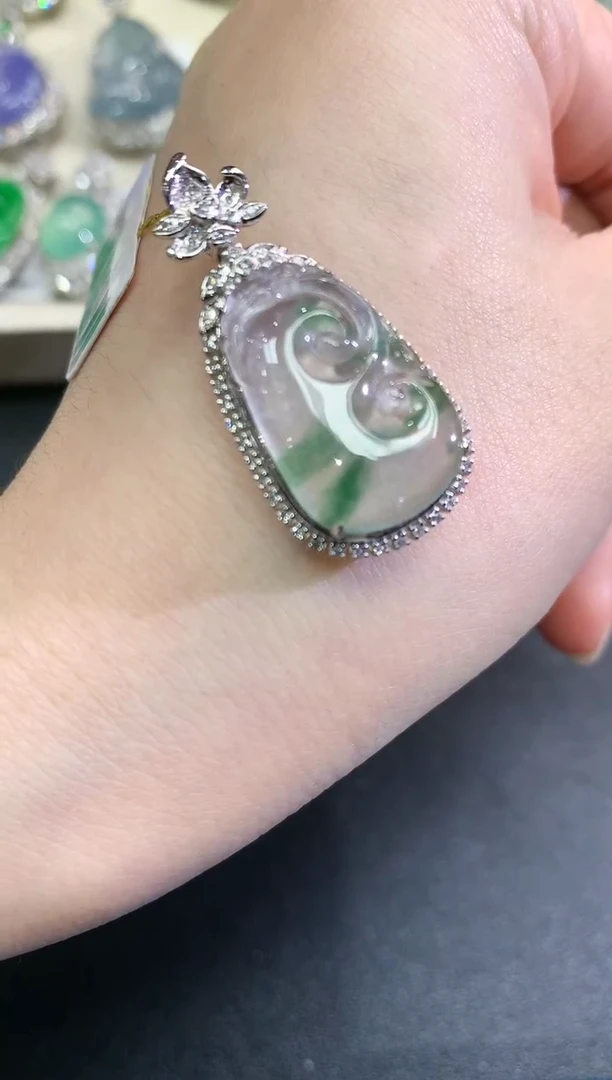 【闪购商品】翡翠颈饰18K金镶嵌C111