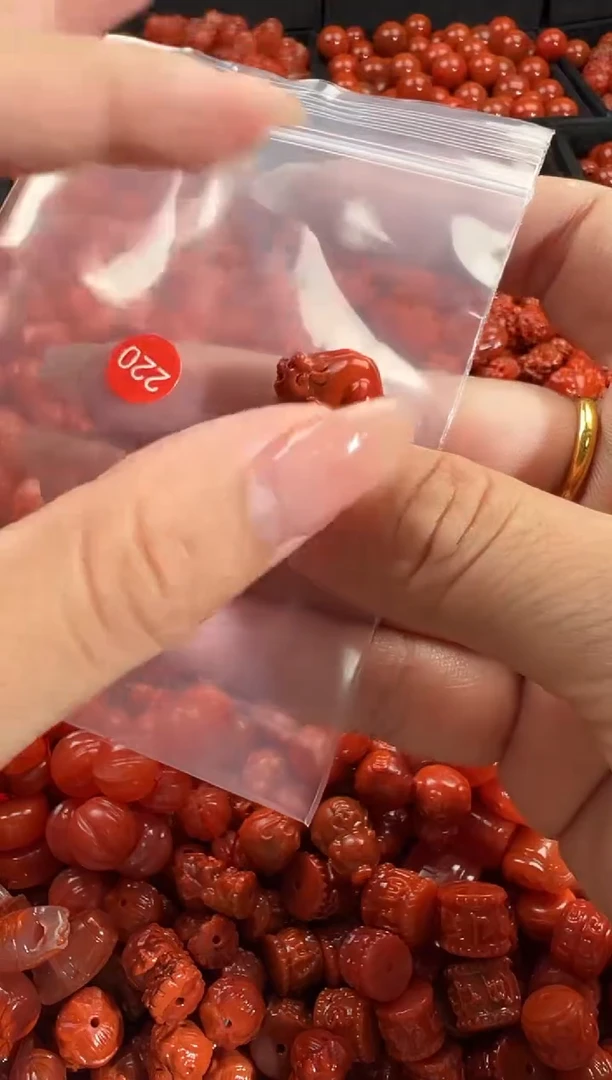 颈饰未镶嵌南红玛瑙1