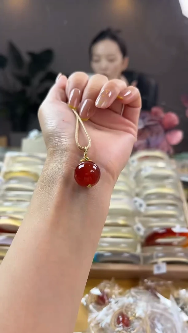 玛瑙/玉髓手镯未镶嵌红玛瑙吊坠