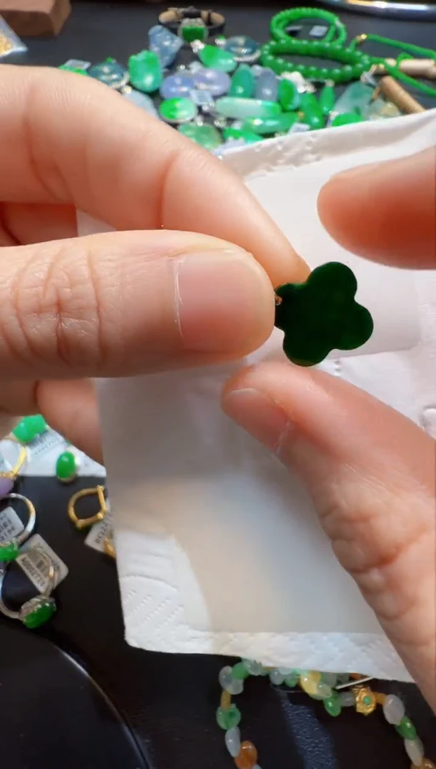 【闪购商品】翡翠吊坠(不含链)18K金镶嵌99