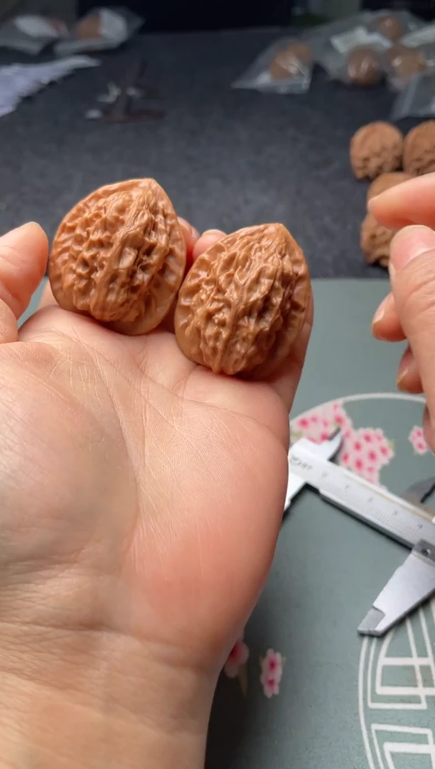 把件文玩核桃w147  大红袍 36尺