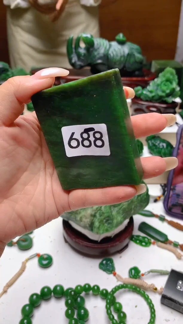 未镶嵌和田玉（碧玉）珠宝半成品1
