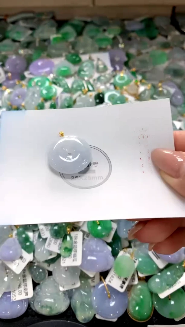 颈饰18K金镶嵌翡翠1111111111111111