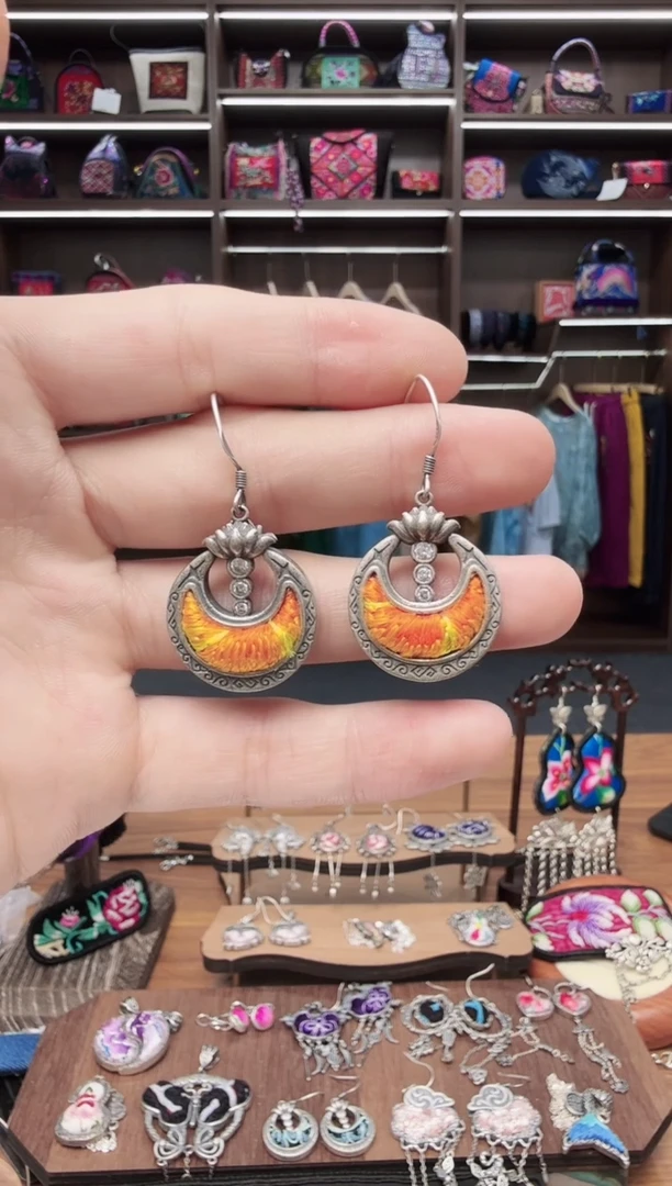 织绣48蒙阿苏苗绣传承旗舰店