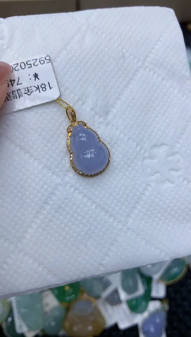 翡翠18K金镶嵌颈饰111111111