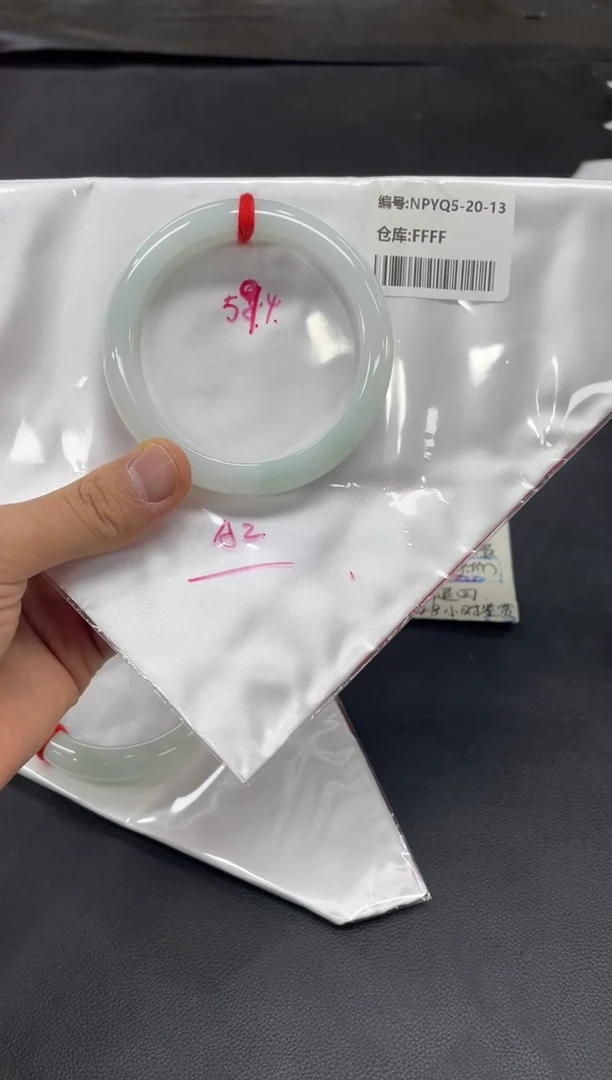 未镶嵌手镯翡翠翡翠手镯